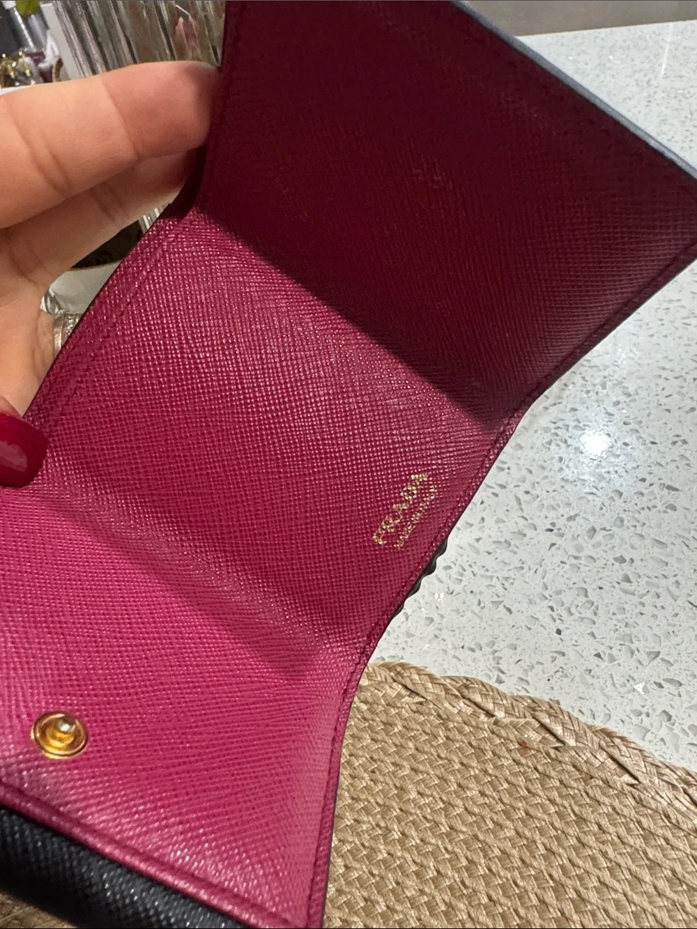 🖤Prada Saffiano Leather Tri-Fold Wallet Black Pink
